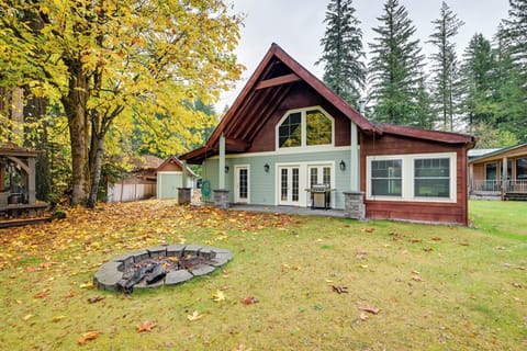 Packwood Vacation Rental | 1BR | 2.5BA | 3,000 Sq Ft | Step-Free Entry