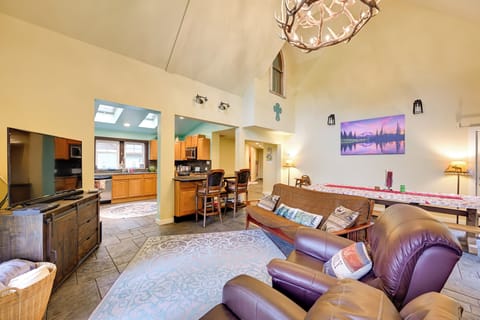 Living Room | Gas Fireplace | Board Games