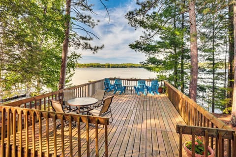 Lake Tomahawk Vacation Rental | 3BR | 3BA | 3,000 Sq Ft | Stairs Required