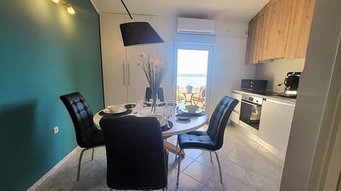 Autumn, Kitchen, Spring, Summer