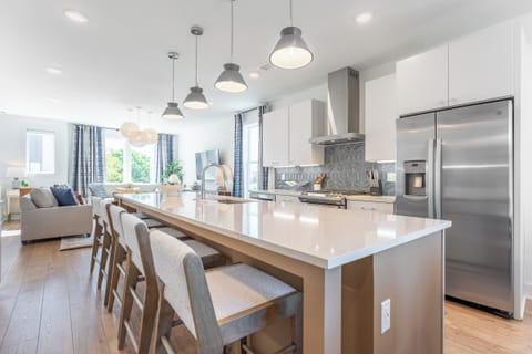 The Henley (LG) - 30