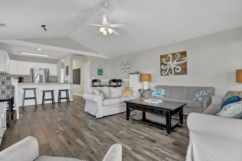 Living Area (one converts to queen sleeper sofa) - Living Area (one converts to queen sleeper sofa)