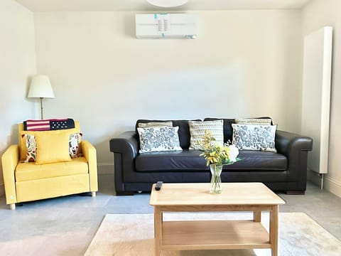 cfb404e4-474b-4cd0-850e-1d25a9db54c8