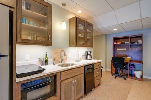 Kitchen | Drip Coffee Maker | Dishwasher | Double Induction Cooktop