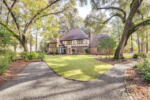 Summerville Vacation Rental | 5BR | 4BA | Stairs Required | 4,100 Sq Ft