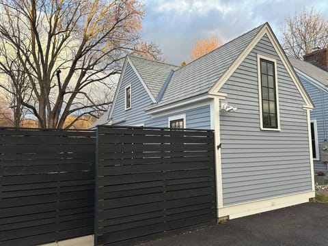 1331ac7b 0453 4266 93fc 8d8d15f14f94