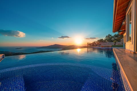 Dreamy sunset views from pool