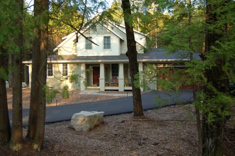 Brand new build surrounded by wildlife 