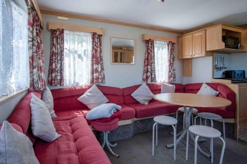 Hopkins Retreat - 3 Bedroom Caravan - Hot Tub (7517)