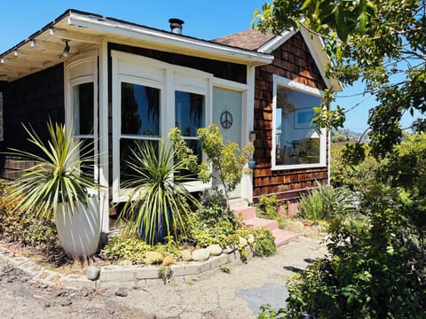 Exterior view from the driveway