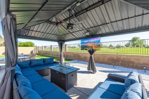 Outdoor lounge perfect for a group of golfers after a long day of golf or a family to rest an relax after a big day in the city!