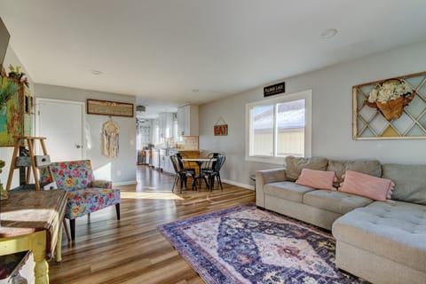 Light and bright open concept upper level