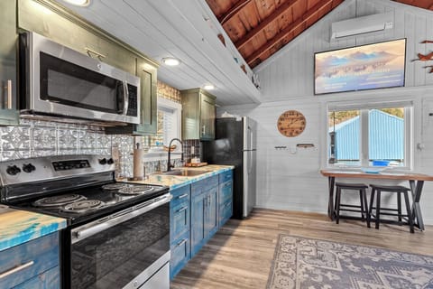 Kitchen with coffee seating area
