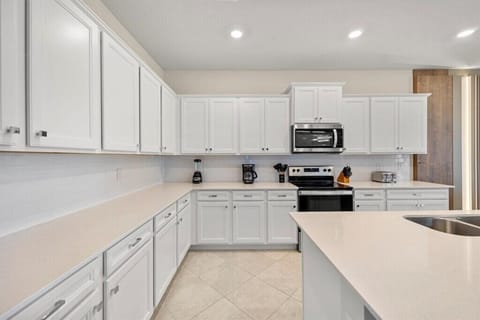 16244SaintMartinStreet(8)