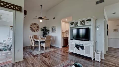 Dining Area/Living Room 1