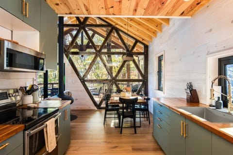 Hylo Treehouse-52918-2