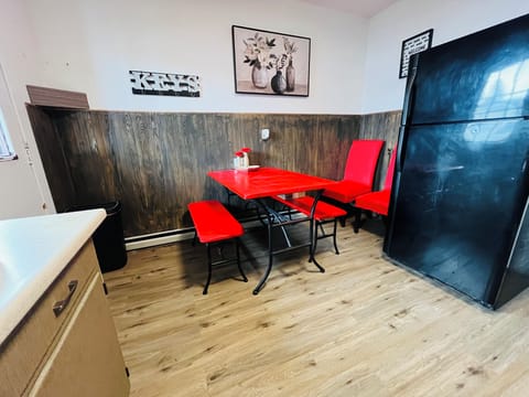 Dinning table & extra chairs.