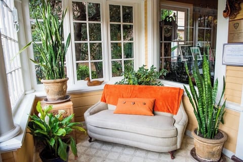Sun Room welcomes you in.