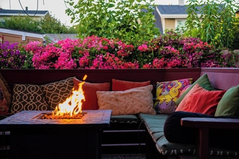 No pillows during winter due to rain but the fire table does work.