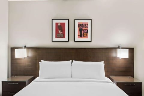 Unit with 1 King Bed