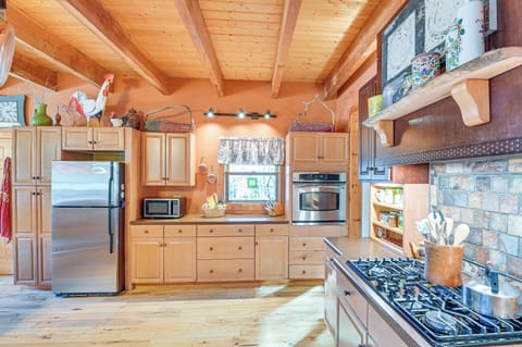 Kitchen | 1st Floor | Cooking Basics | Spices | Drip Coffee Maker & Percolator