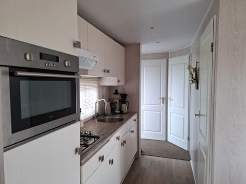 keuken met nieuwe bakoven