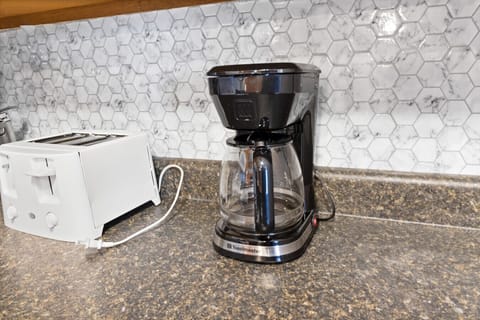 Drip coffee pot