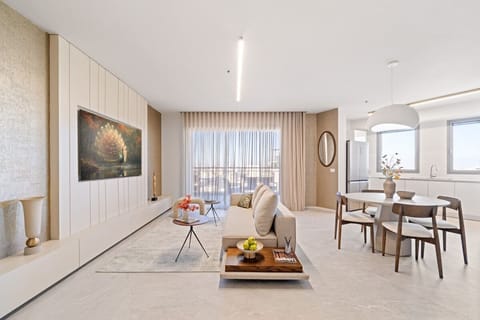 Living Room / Lounge