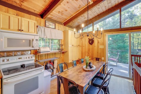 Dining Area | Dishware/Flatware | 2nd Floor