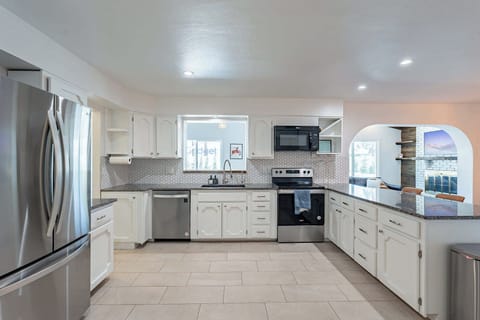 Equipped with everything you need for a delicious meal.