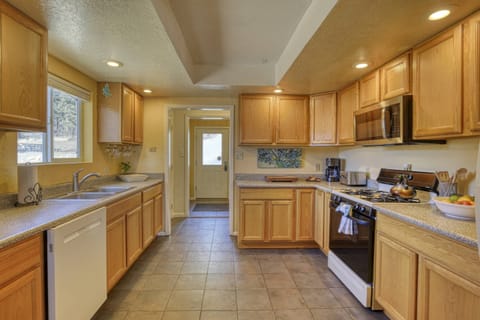 Kitchen has everything you need including a gas cook top.
