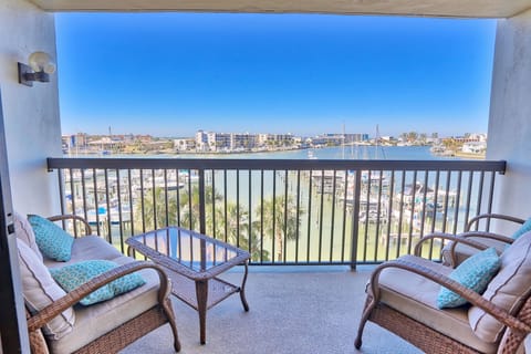 Welcome to St. Pete Beach Yacht and Tennis Club 404!