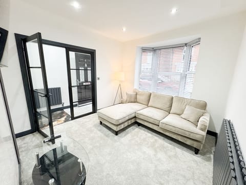 Living Room / Lounge