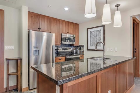 10_84_CARRIAGE_WAY_CP3205010