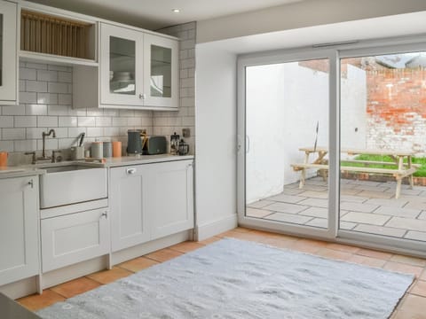 Kitchen | The Parade - Rowan Properties, Bridlington