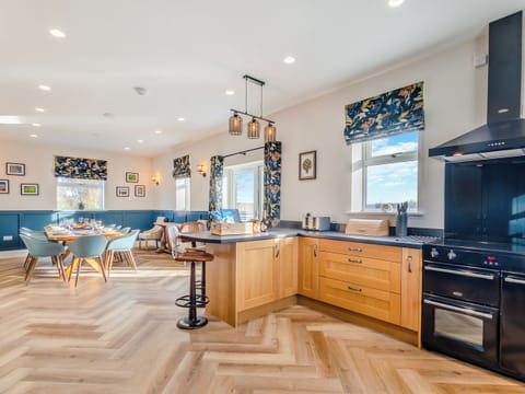 Kitchen/diner | The Farm House - Honies Farm Barns, East Stoke, near Newark