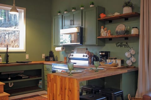 Fully Stocked Kitchen with Full Coffee/Tea Bar with Snacks