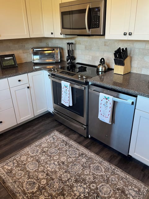 New range, dishwasher and microwave 