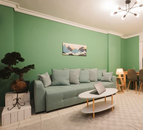 c5cd35e2-05a5-431f-8993-96b87d0ce905