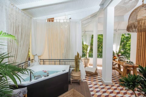 Indoor spa tub