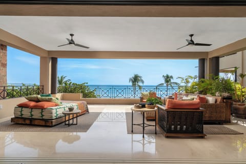Lanai and the View
