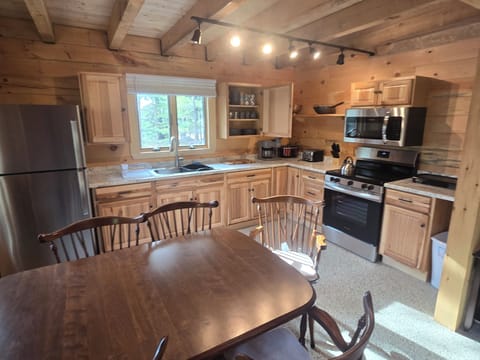 Kitchen/ Dining Room