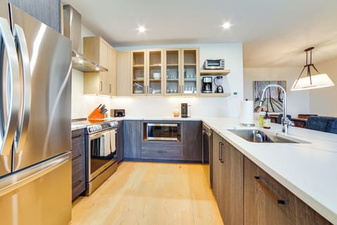 Kitchen | 1st Floor | Drip & Nespresso Coffee Makers | Blender | Cooking Basics