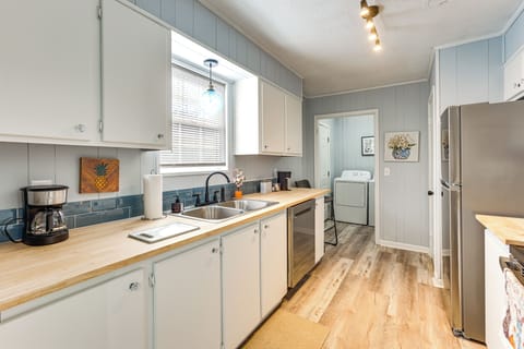 Kitchen | Free WiFi | Central A/C & Heat