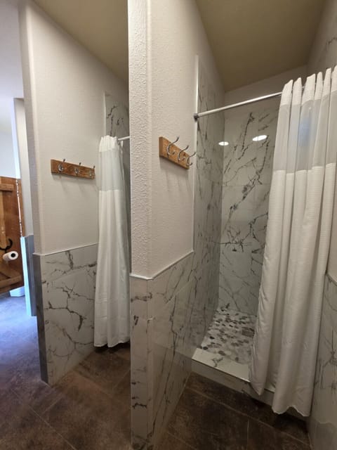 f906f581-b1c7-4347-a444-e6642c76ee06