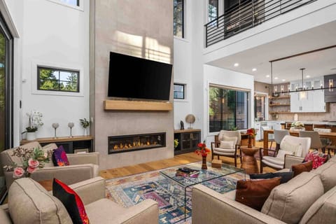 Welcome to Maison Ananda Oswego. We hope we get to host you at this exquisite Lake Oswego sanctuary!