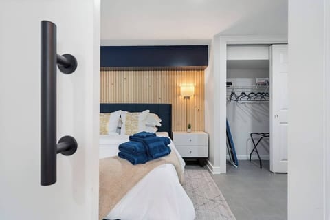 King bed with closet