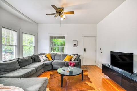 Portland Vacation Rental | 2BR | 1BA | 1,100 Sq Ft | Steps Required to Enter