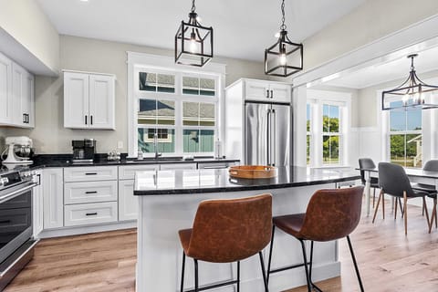 Separate dining area off kitchen