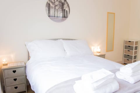 Apartment 2, York Terrace, Norwich - Host & Stay